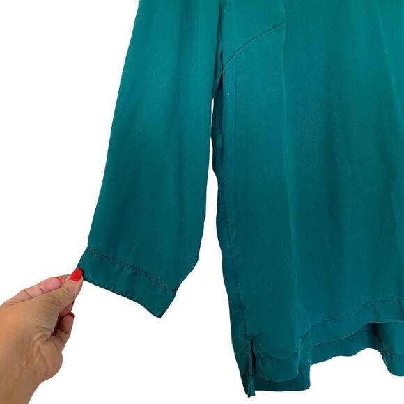 Green Ruffled V-Neck Long Sleeve Pullover Blouse - Picture 4 of 7